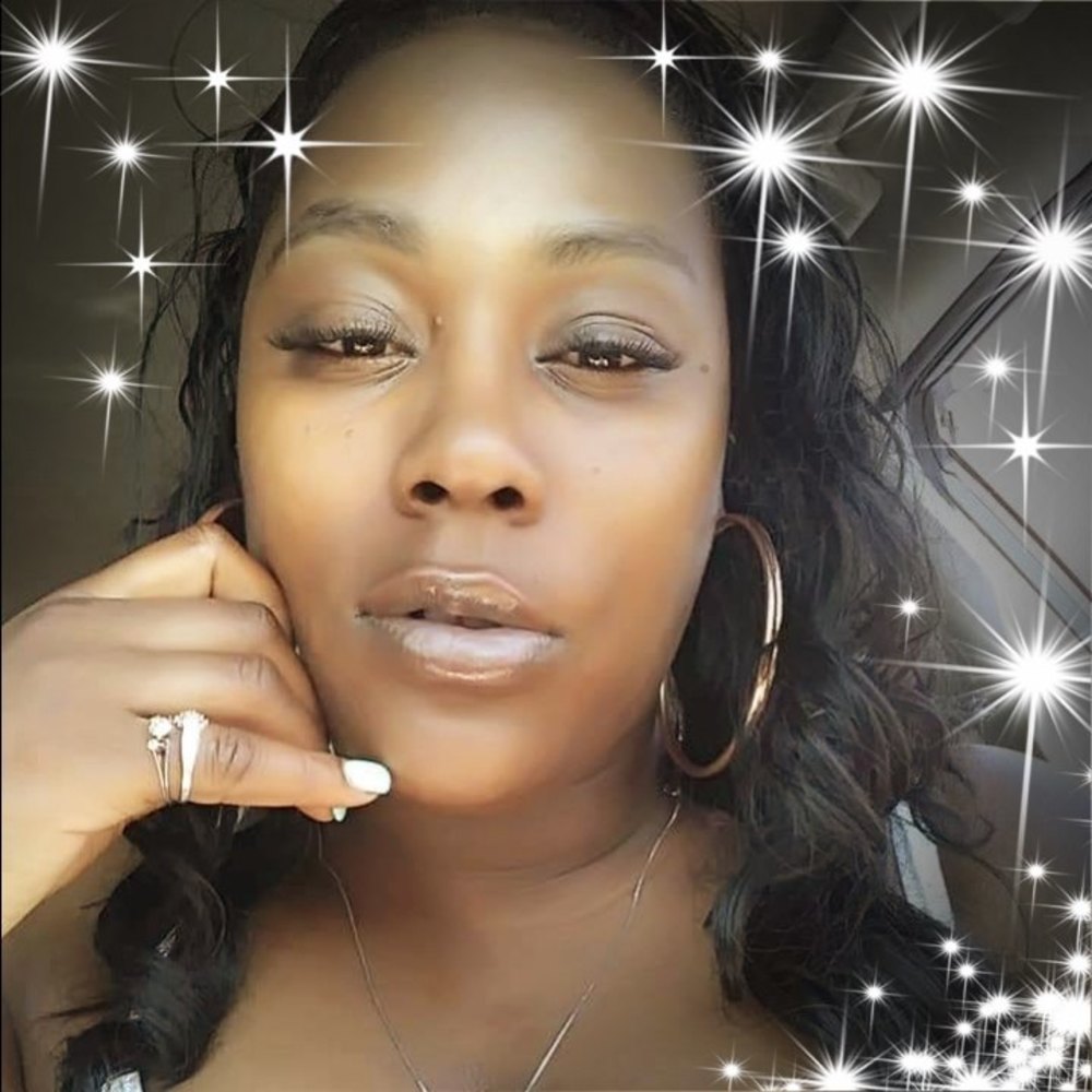 Meet your Posher, Deandra